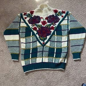 Casual corner knit sweater. Size M